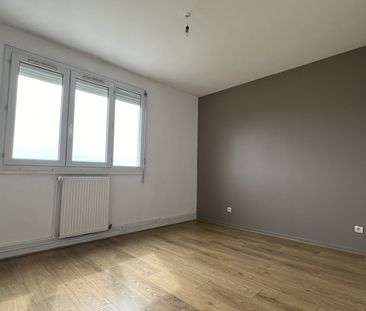 À louer à Avallon, charmant appartement au quatrième étage d'une ré... - Photo 6