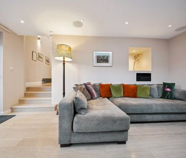 25A The Gatehouse - Photo 1