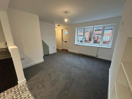 3 bedroom semi-detached house to rent - Photo 2