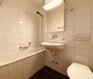 Helle und gemütliche 1 Zimmerwohnung mit Bad und Küche per sofort - Photo 4