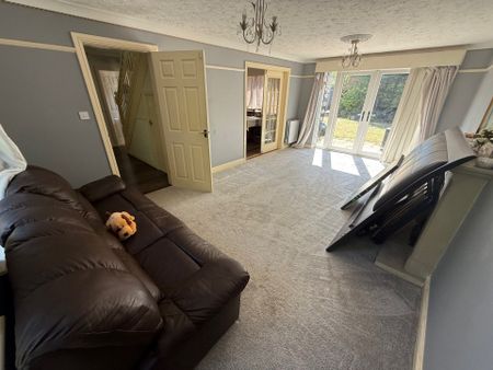 RoseberyRoad, Dosthill, TAMWORTH - Photo 2