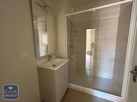 Location Appartement 2 pièces 43m² DOLE 39100 - Photo 3