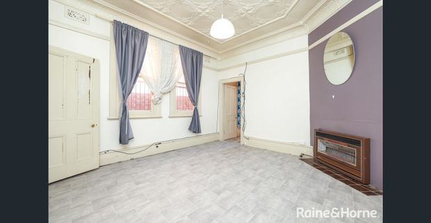 Centrally Located CBD - Available Now!!! - Photo 1