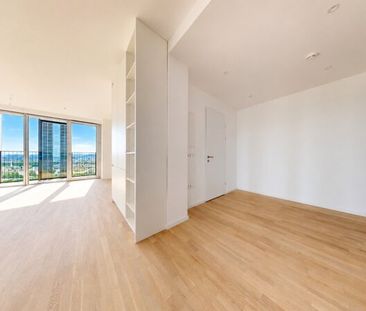 First Class Living im DC Tower – Exklusive Designwohnung - Foto 3