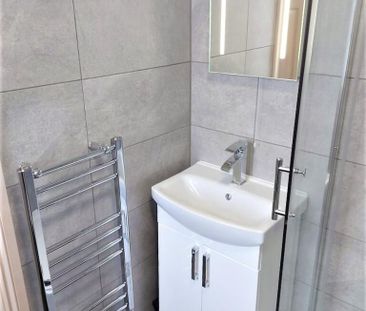 1 bedroom in a house share to rent - Photo 6