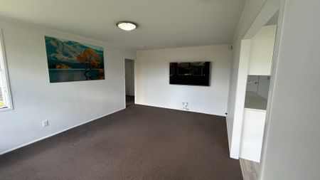 Sunny Family Home in Great location - Photo 2