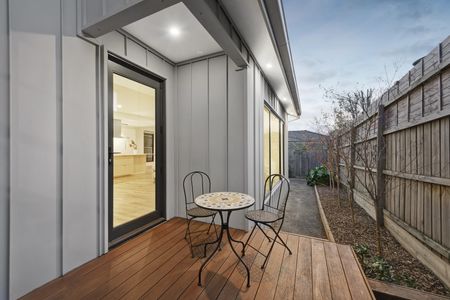 2A Grandview Avenue, Glen Iris VIC 3146 - House For Rent | Domain - Photo 5
