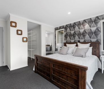 Fantasctic Farrier - Papamoa - Photo 5