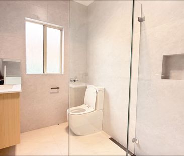 Fully Renovated Five-Bedroom Family Home - Photo 5