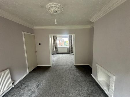 3 bedroom semi-detached house to rent - Photo 4