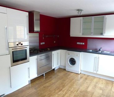 2 bedroom terraced house to rent - Photo 2