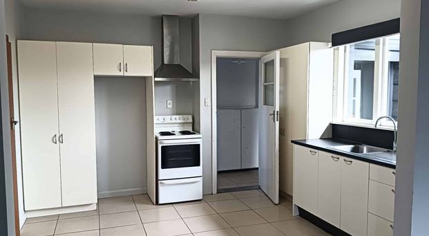 Neat & Tidy Three Bedroom Home - Photo 1