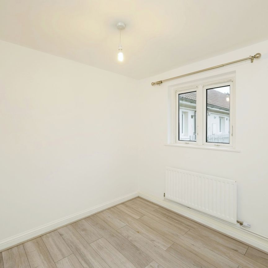 2 Bed Flat, Elton House, BS2 - Photo 1