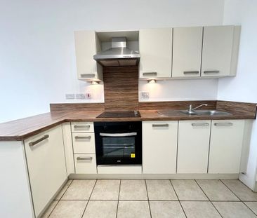 3 bedroom flat to rent - Photo 2