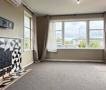 Sunny 3 Bedroom Home in Convenient Sunnyvale Location - Photo 1