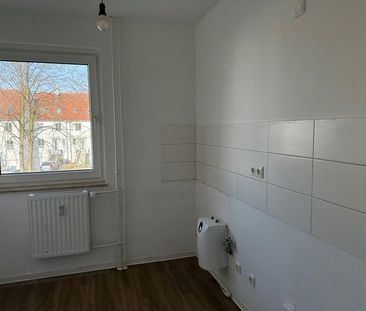 Renovierte 2-Zimmer-Wohnung mit Balkon - Photo 2