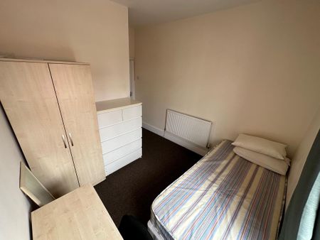 5 bedroom terraced house to rent - Photo 3