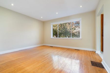 For Lease - 377 Horsham Avenue, Toronto, Ontario - Photo 5