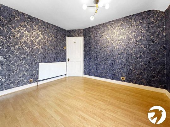 4 bedroom semi-detached house to rent - Photo 1