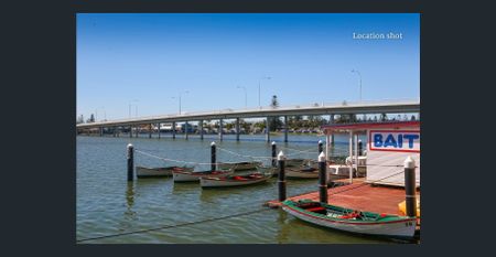 Three bedroom house - Photo 4