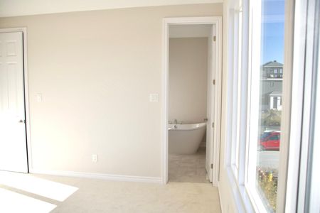 For Lease - 805 Anemone Mews, Barrhaven, Ontario - Photo 4