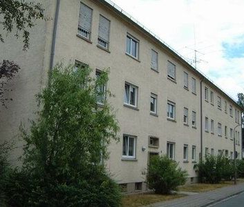 Wohnen im Grünen – sanierte 3-ZW mit kleinem Balkon - Photo 1