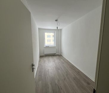 Frisch sanierte 4-Raumwohnung in Großröhrsdorf - Photo 1