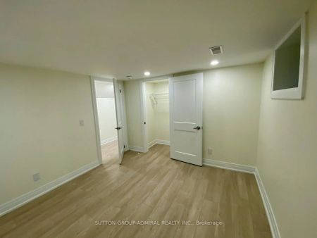 347 Northcliffe Boulevard #6 - Photo 2