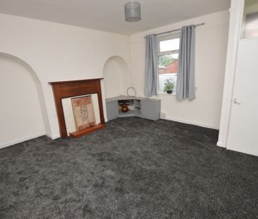 2 Bedroom Terraced House - Photo 2