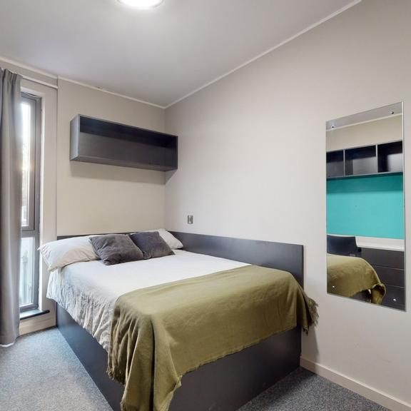 5 bedroom flat to rent - Photo 1