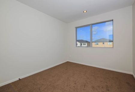Affordable Beautiful 4 Bedroom House In Heart of Flat Bush - Photo 5