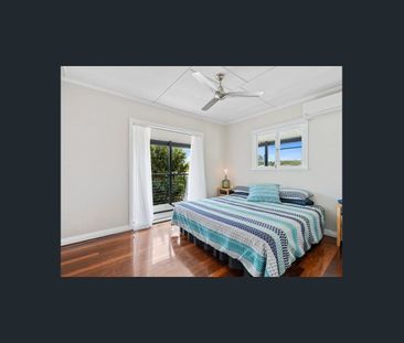 North end home with loads of storage - Photo 5