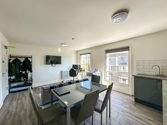 Bateman Street, Cambridge - Photo 1