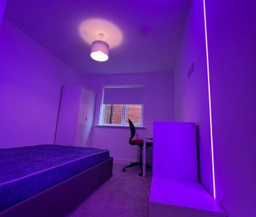 4 bedroom flat to rent - Photo 6