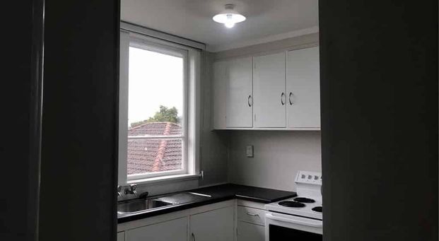 Dont judge the book by the cover until you've had a loook! - Photo 1