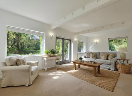 4 bedroom detached house to rent - Photo 4