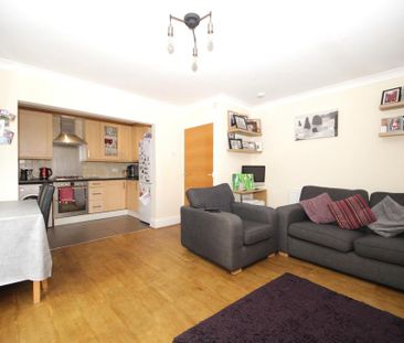 2 bedroom maisonette to rent - Photo 1