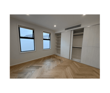 Luxury Living in Doncaster East - Photo 3