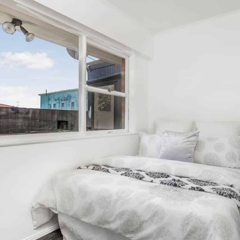 Beautiful 3-Bedroom Home with Rumpus Room in Prime Papatoetoe Location! - Photo 1