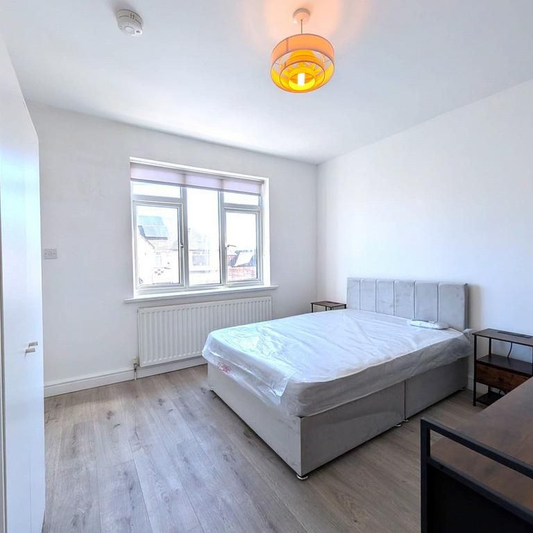 1 bedroom in a house share to rent - Photo 1