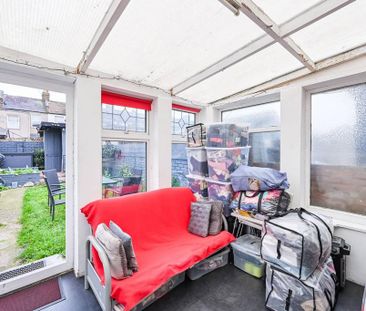 4 bedroom terraced house to rent - Photo 3