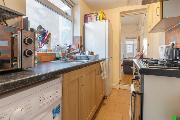 3 bedroom end of terrace house to rent - Photo 1