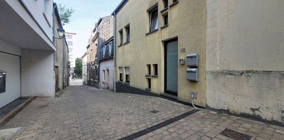 Appartement te huur in Arlon voor € 830 met 1 slaapkamer - Foto 2