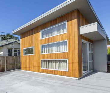 Quality Two-Bedroom Home in Sought-After St Kilda - Photo 5