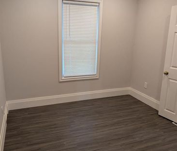 For Lease - 5145 Kitchener Street, Niagara Falls, Ontario - Photo 6