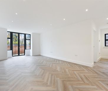 To Let 2 Bed Apartment - Photo 1