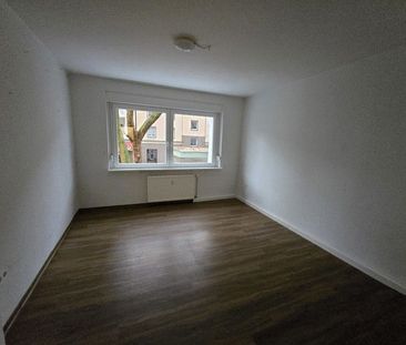 Renovierte 1-Zimmer-Wohnung mit Kochnische und modernem Bad - ab so... - Photo 2