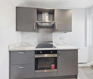 3 bedroom terraced house to rent - Photo 6