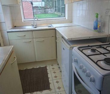 2 bedroom semi-detached house to rent - Photo 4