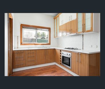 SPACIOUS GRANNY FLAT !!! - Photo 3